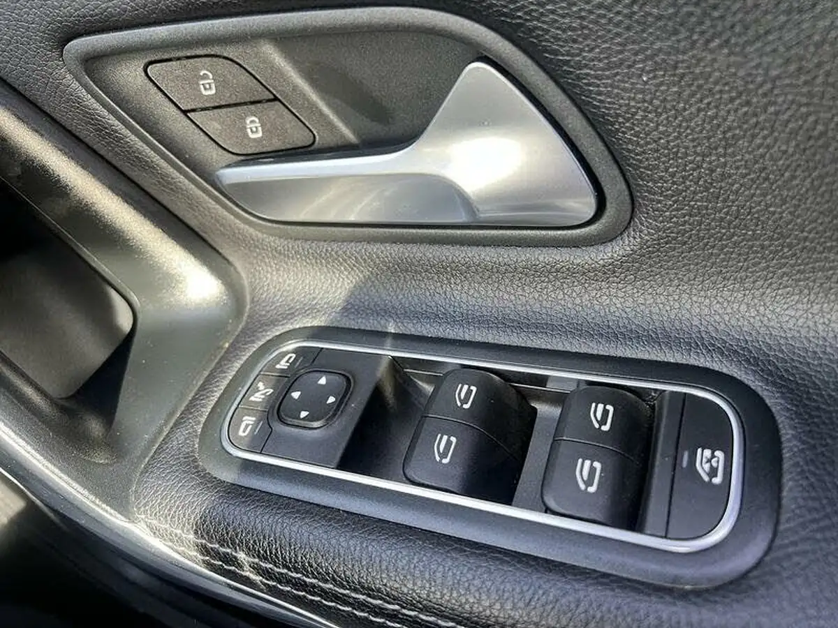 2019-mercedes-benz-a-class-15d-a180d-sport-executive-hatchback-5d-7g-dct-big-21