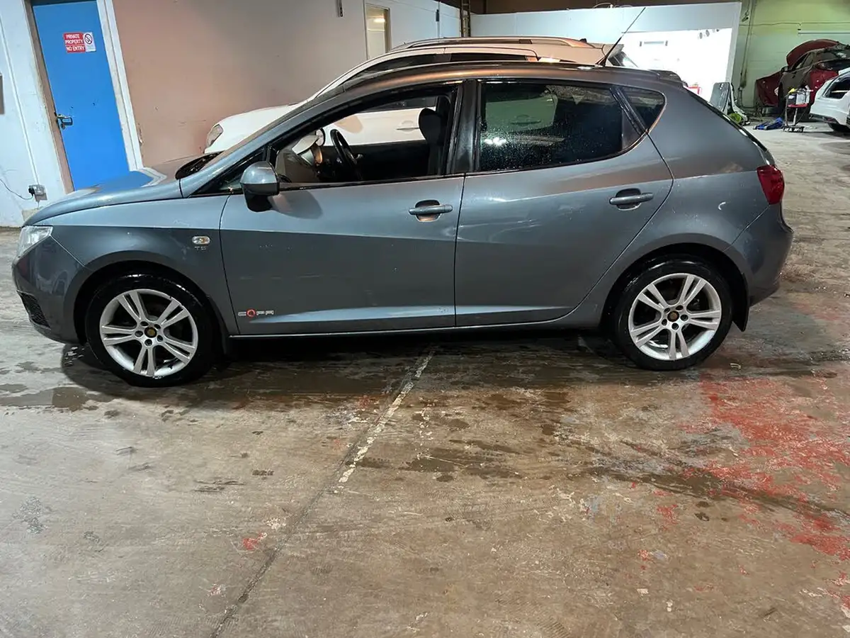 2012-seat-ibiza-12-se-copa-tsi-hatchback-big-1