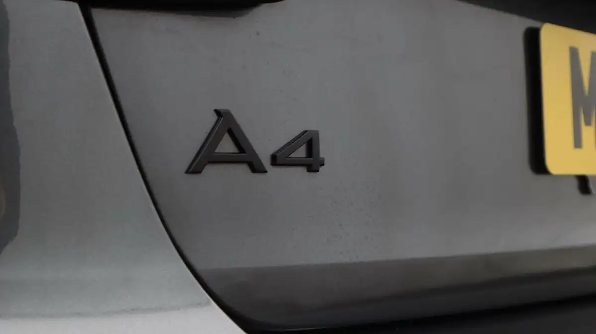2023-audi-a4-avant-20-40-tdi-black-edition-big-20