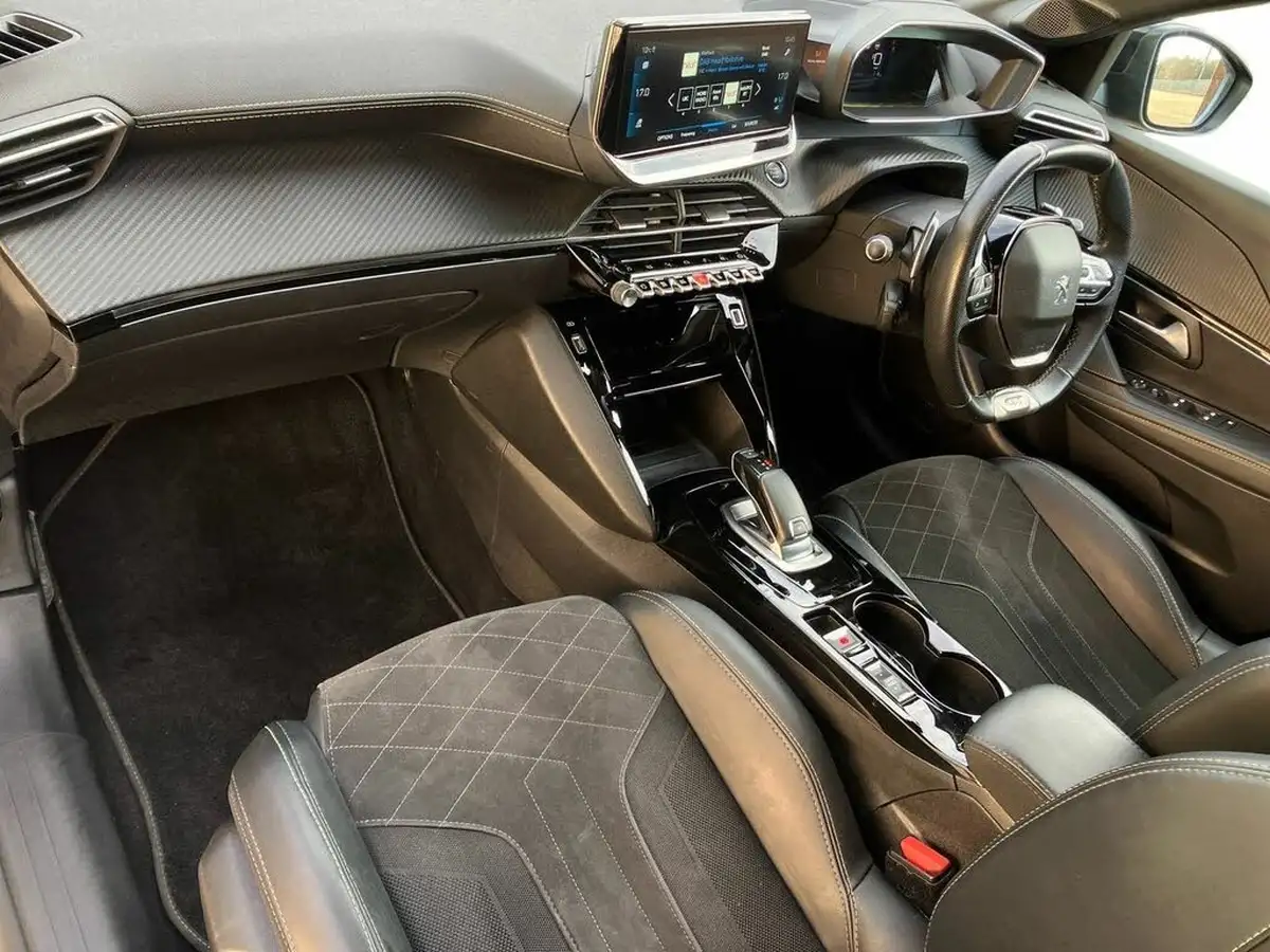 2021-peugeot-208-12-puretech-gt-premium-130bhp-eat8-big-7