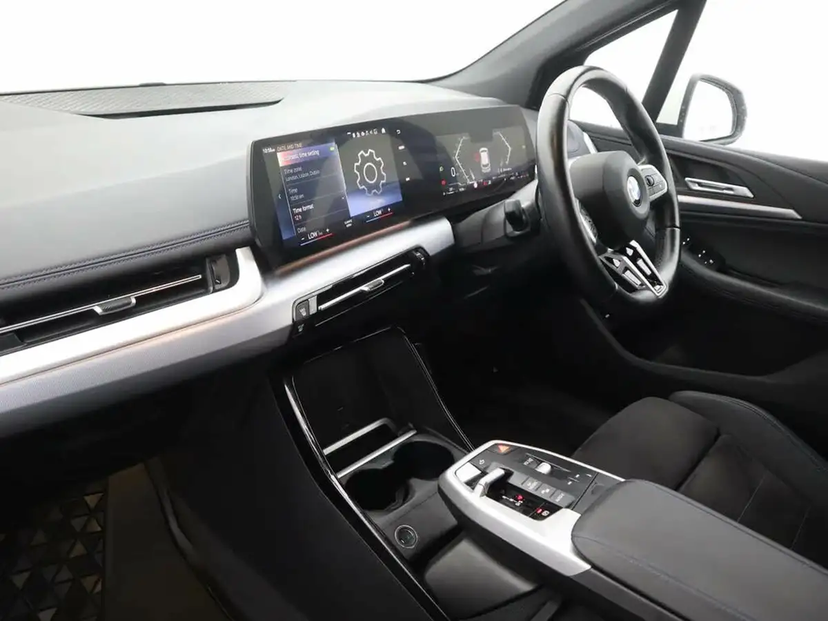 2023-bmw-2-series-15-220i-m-sport-big-14