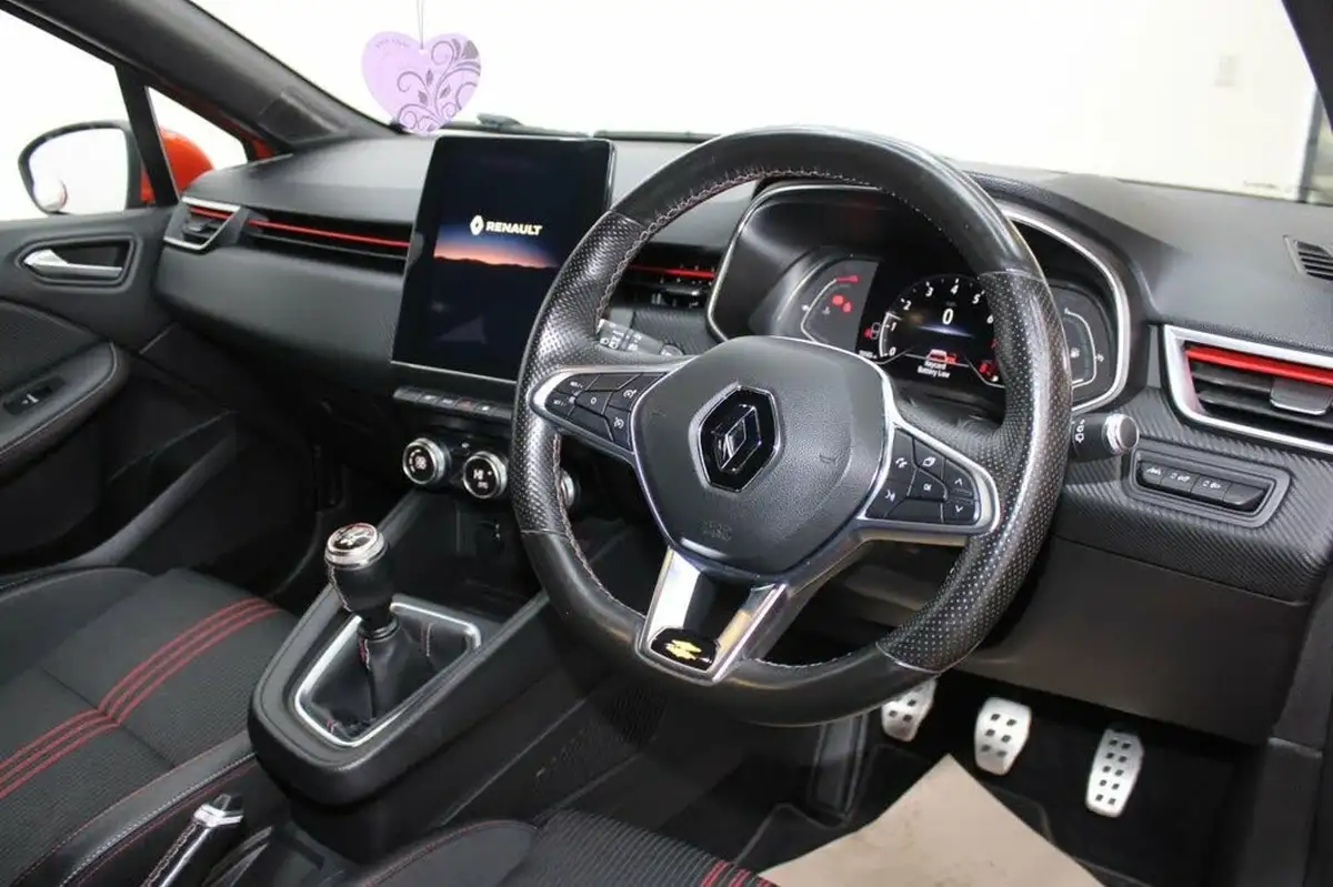 2020-renault-clio-10-tce-rs-line-100bhp-big-1