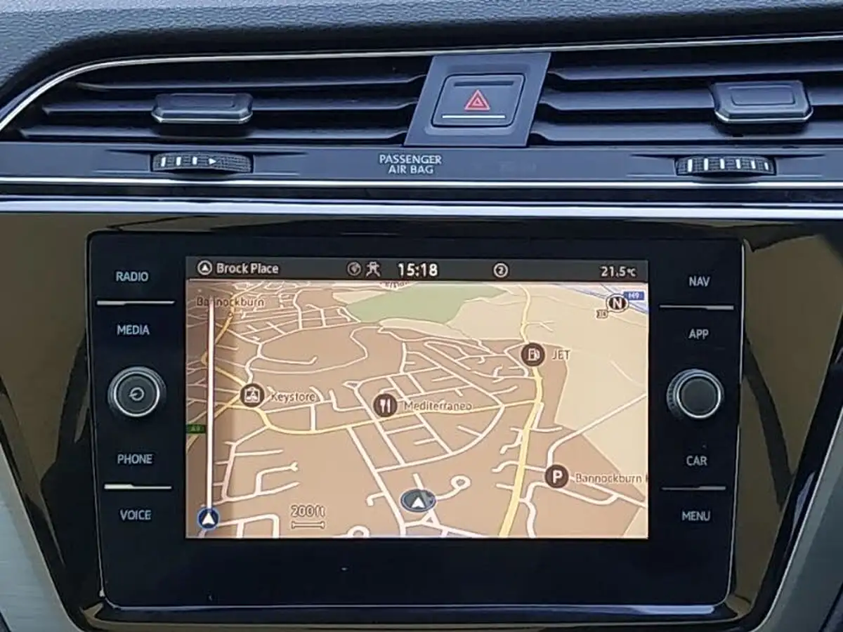2021-volkswagen-touran-15-tsi-se-family-big-10
