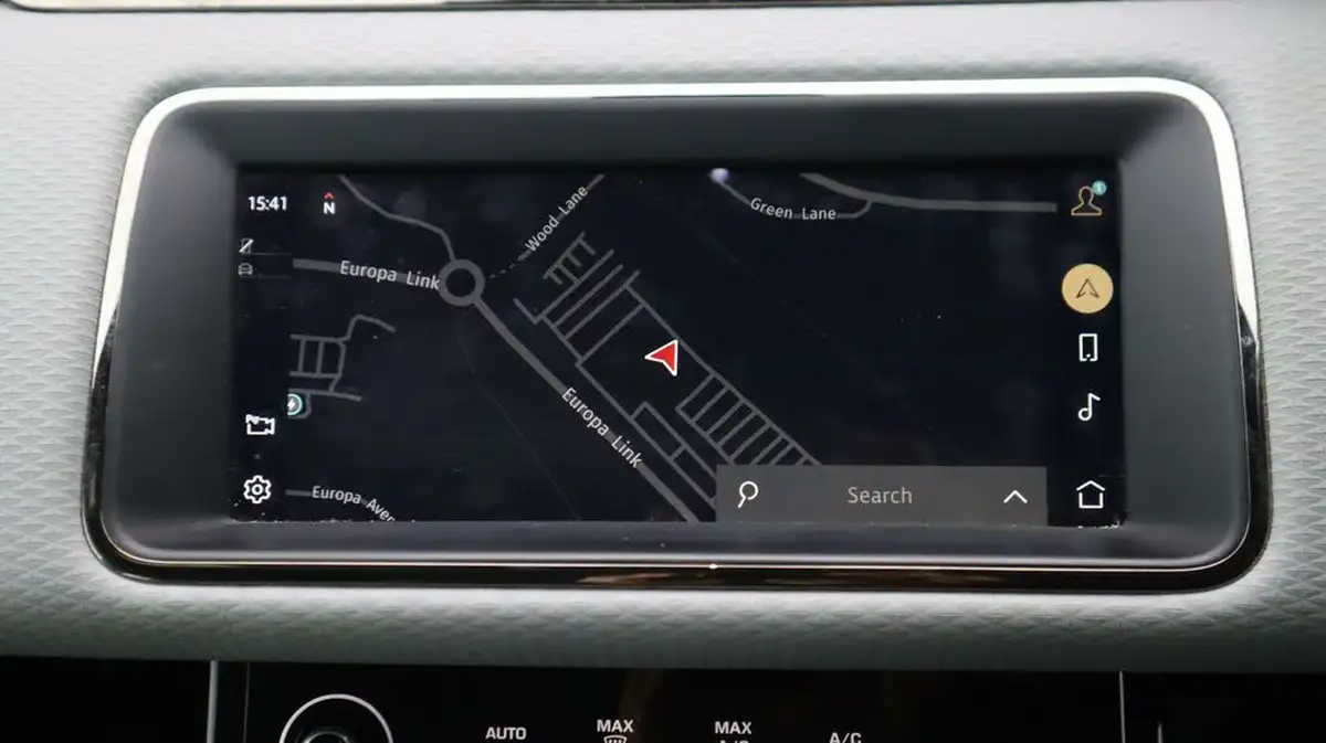 2021-land-rover-range-rover-evoque-15-p300e-r-dynamic-s-big-10