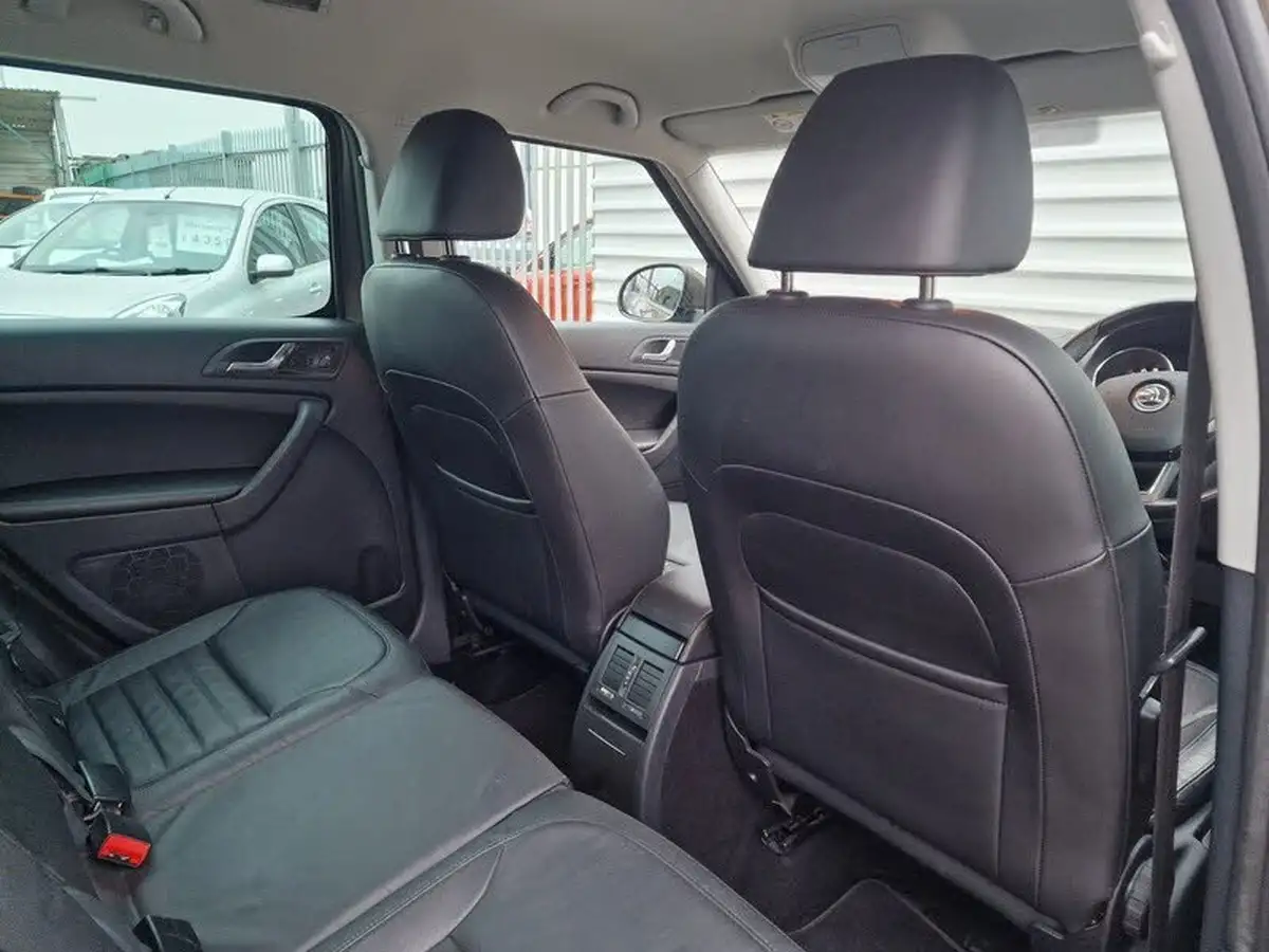 2014-skoda-yeti-16tdi-s-greenline-ii-big-15