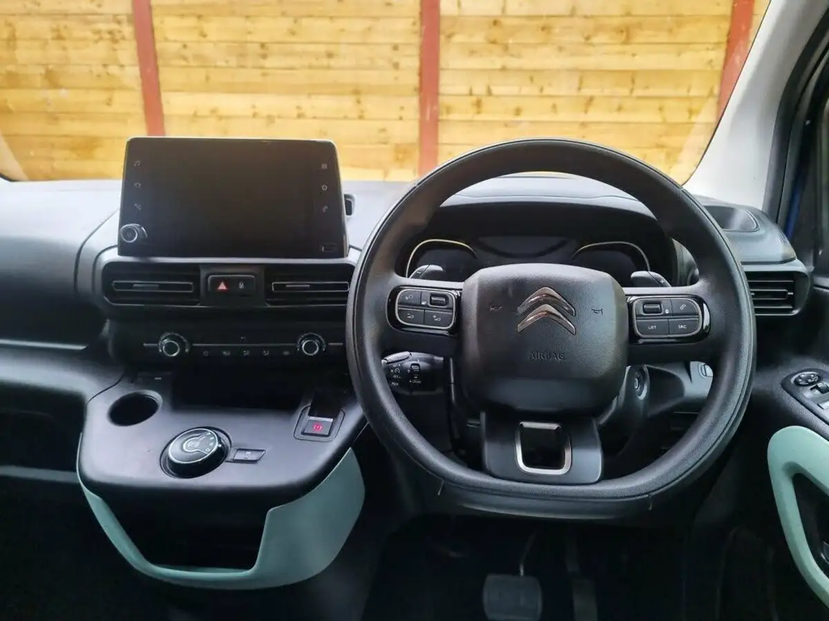 2022-citroen-berlingo-12-puretech-feel-xl-size-130ps-eat8-big-1