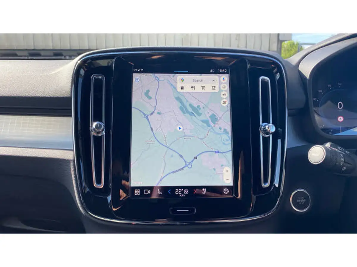 2024-volvo-xc40-20-b3-plus-big-27