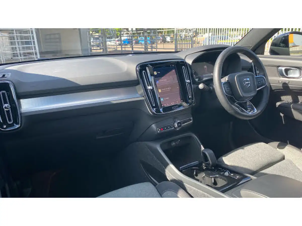 2024-volvo-xc40-20-b3-plus-big-3