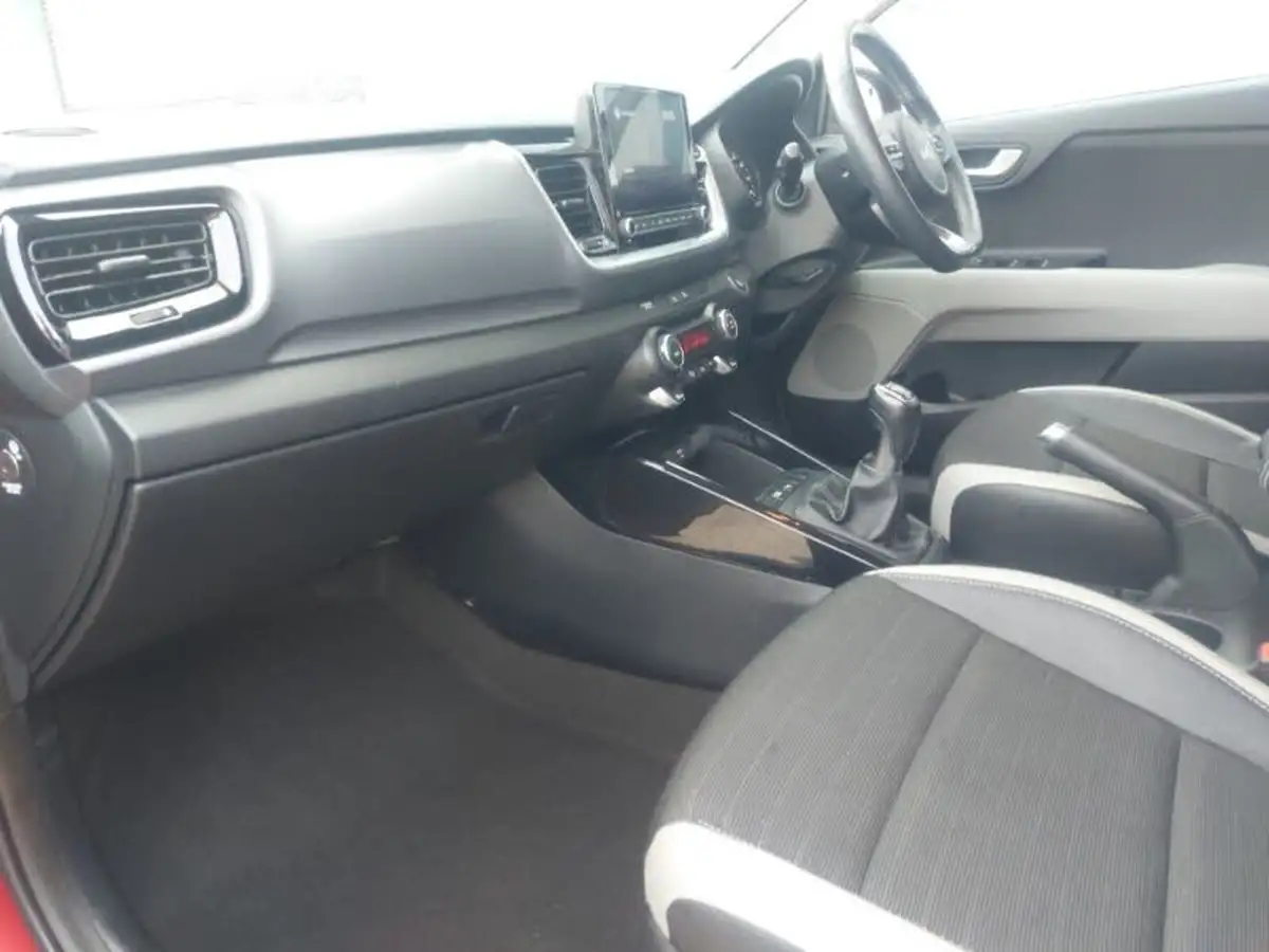 2021-kia-stonic-10-t-gdi-connect-big-4