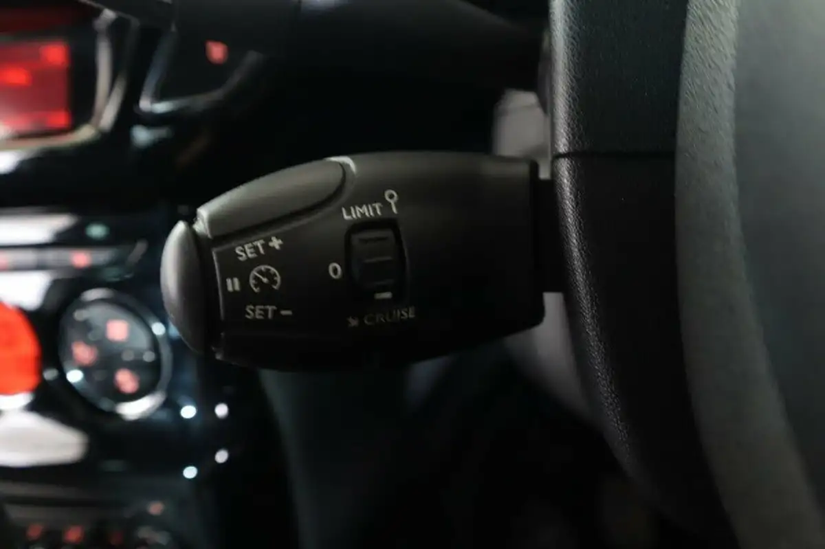2014-citroen-ds3-cabrio-16e-hdi-dstyle-plus-big-22