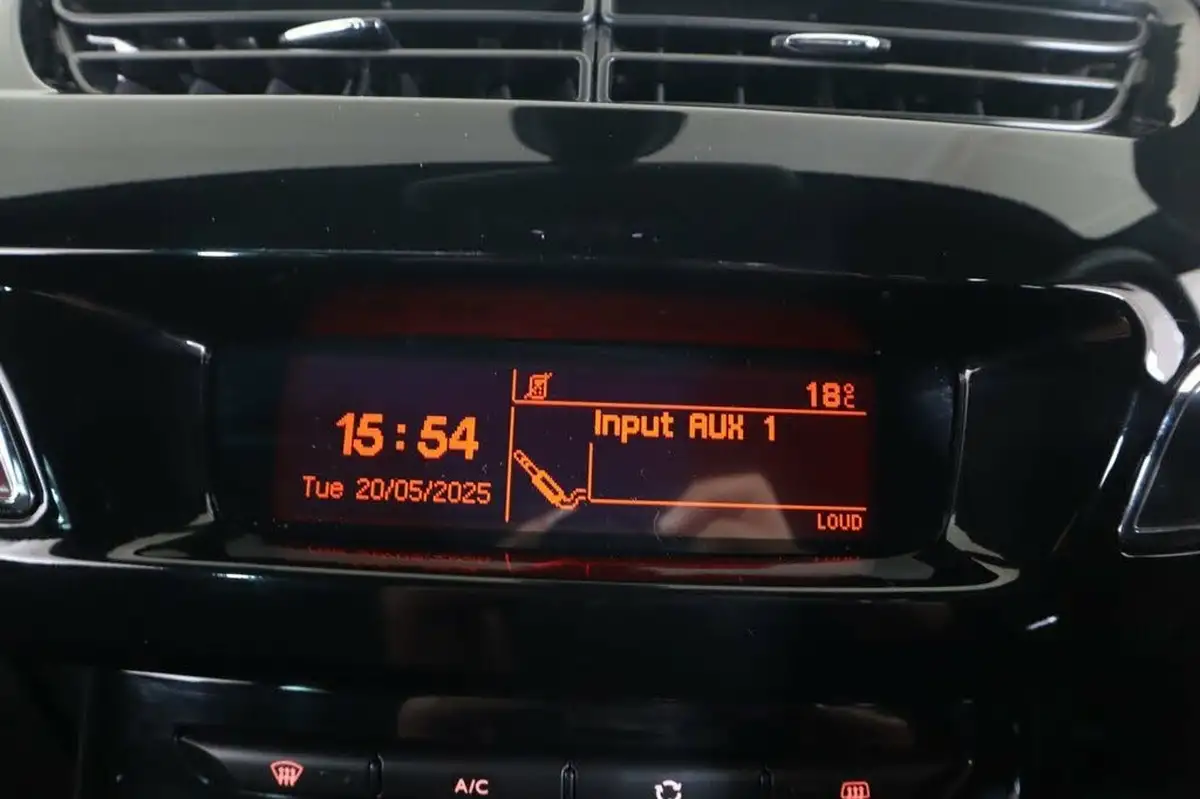 2014-citroen-ds3-cabrio-16e-hdi-dstyle-plus-big-46