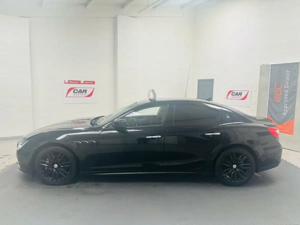 2016-maserati-ghibli-30td-big-2