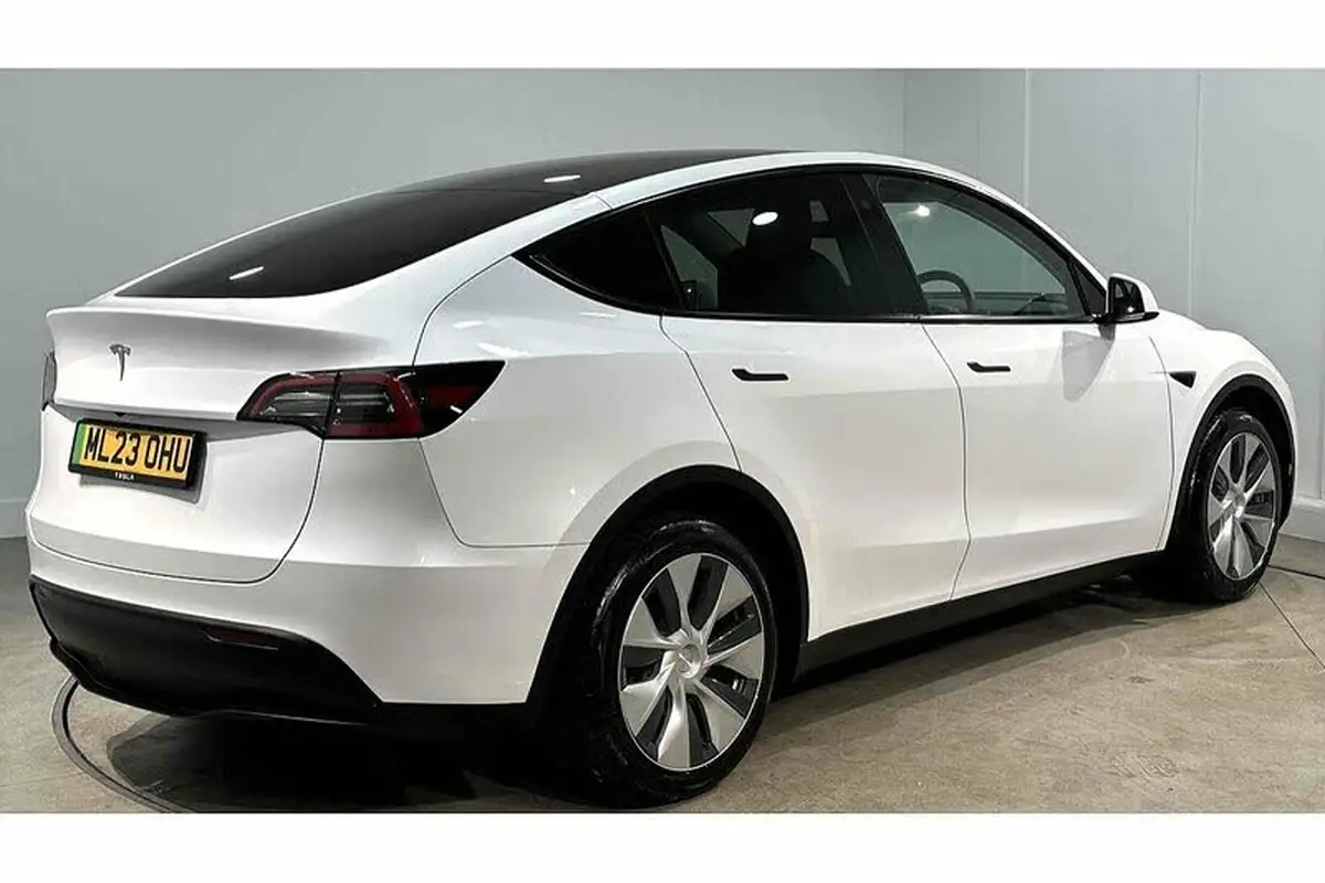 2023-tesla-model-y-e-rwd-big-8