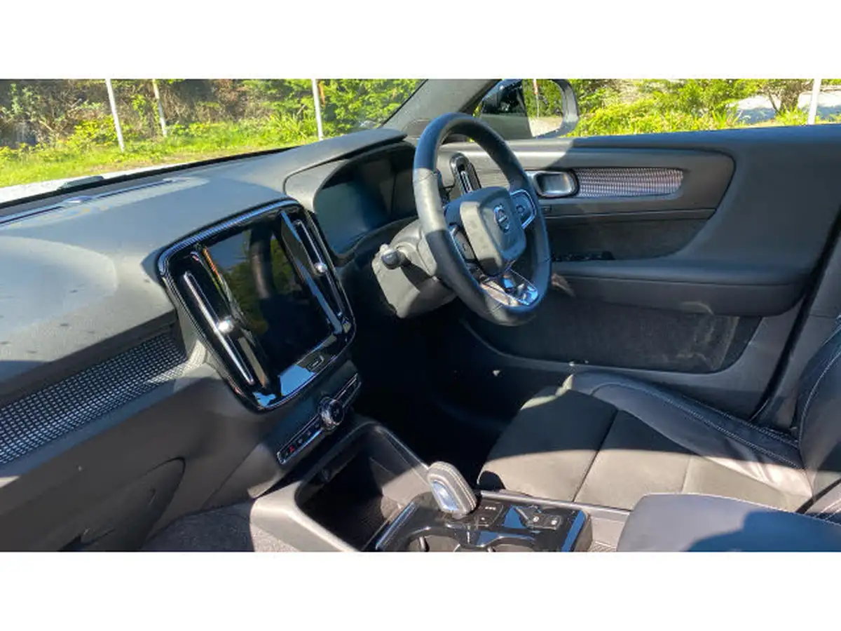 2022-volvo-xc40-15-t5-r-design-pro-big-3