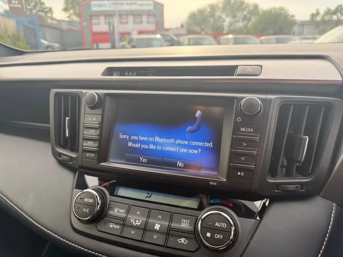 2019-toyota-rav4-25-excel-awd-big-25