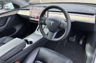 2022-tesla-model-y-e-long-range-small-9