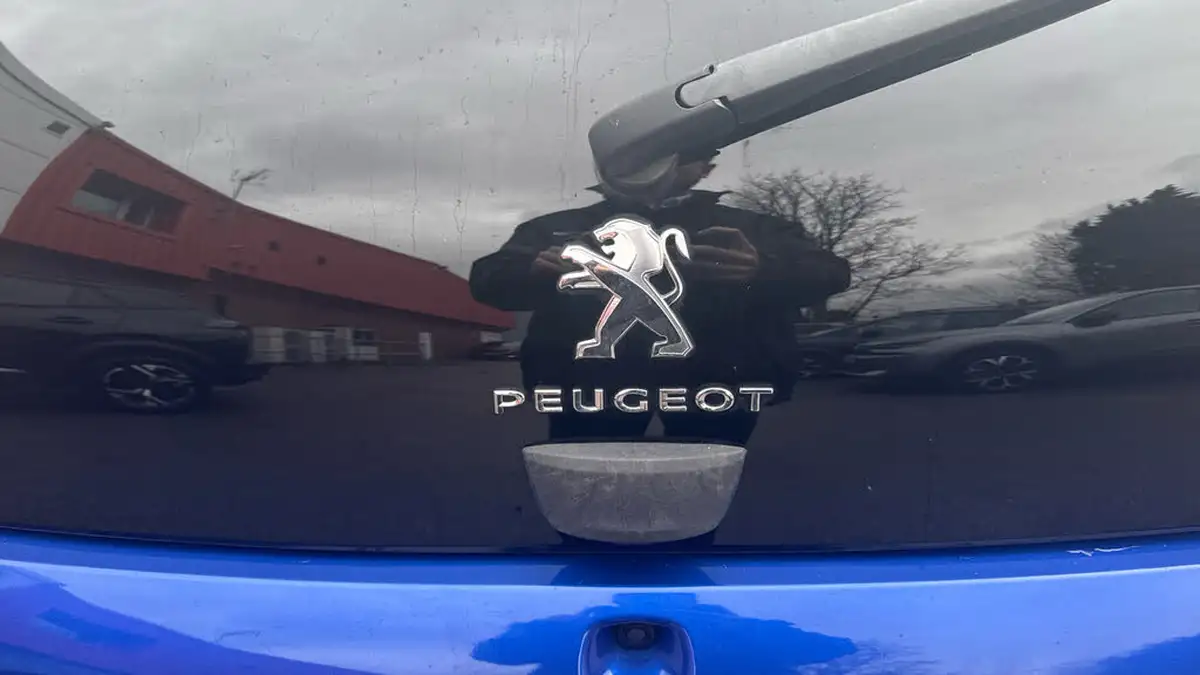 2020-peugeot-108-10-allure-ss-hatchback-5d-big-25