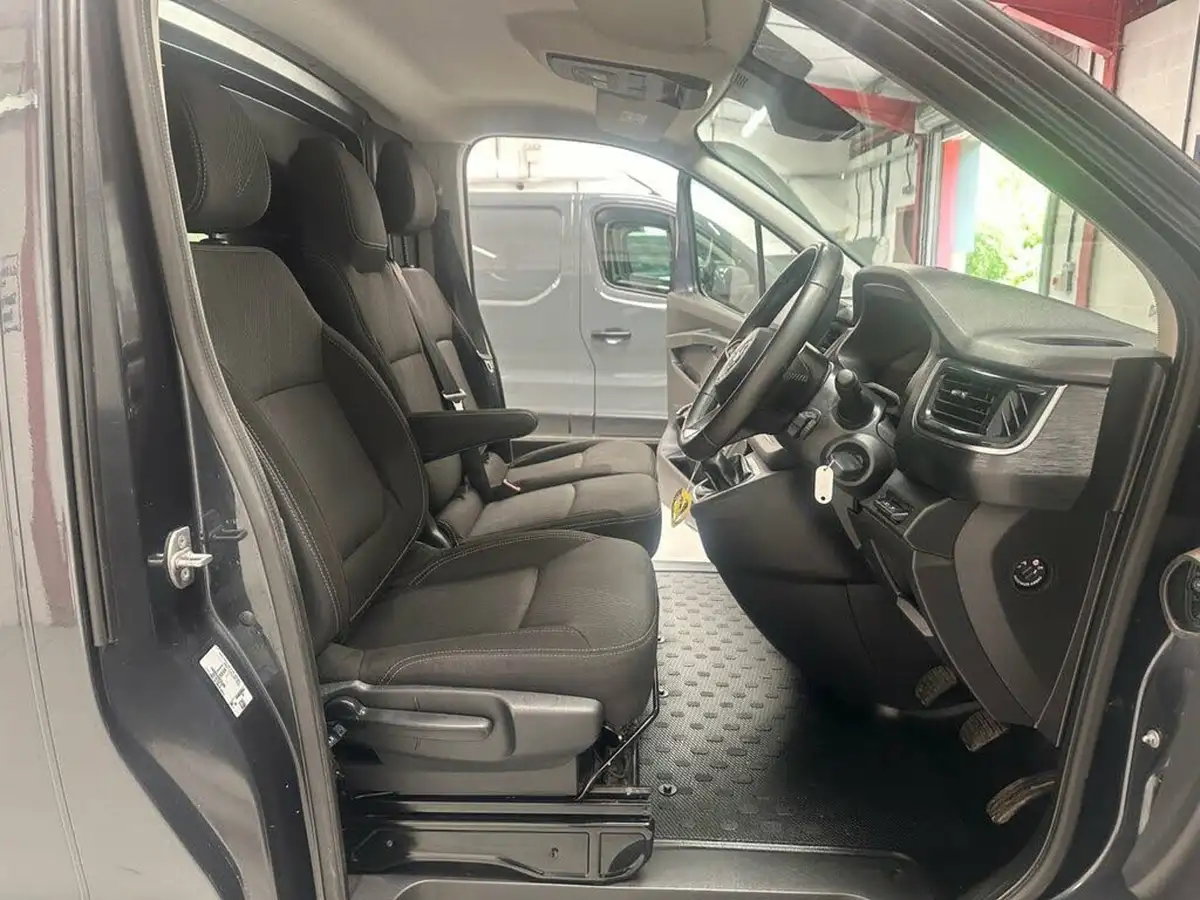 2023-nissan-primastar-20dci-tekna-28-l1h1-130pseu6d-big-12