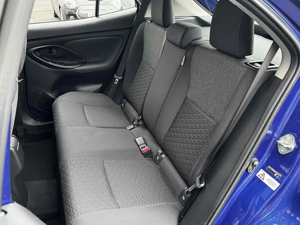 2022-toyota-yaris-cross-15-vvt-i-icon-big-15