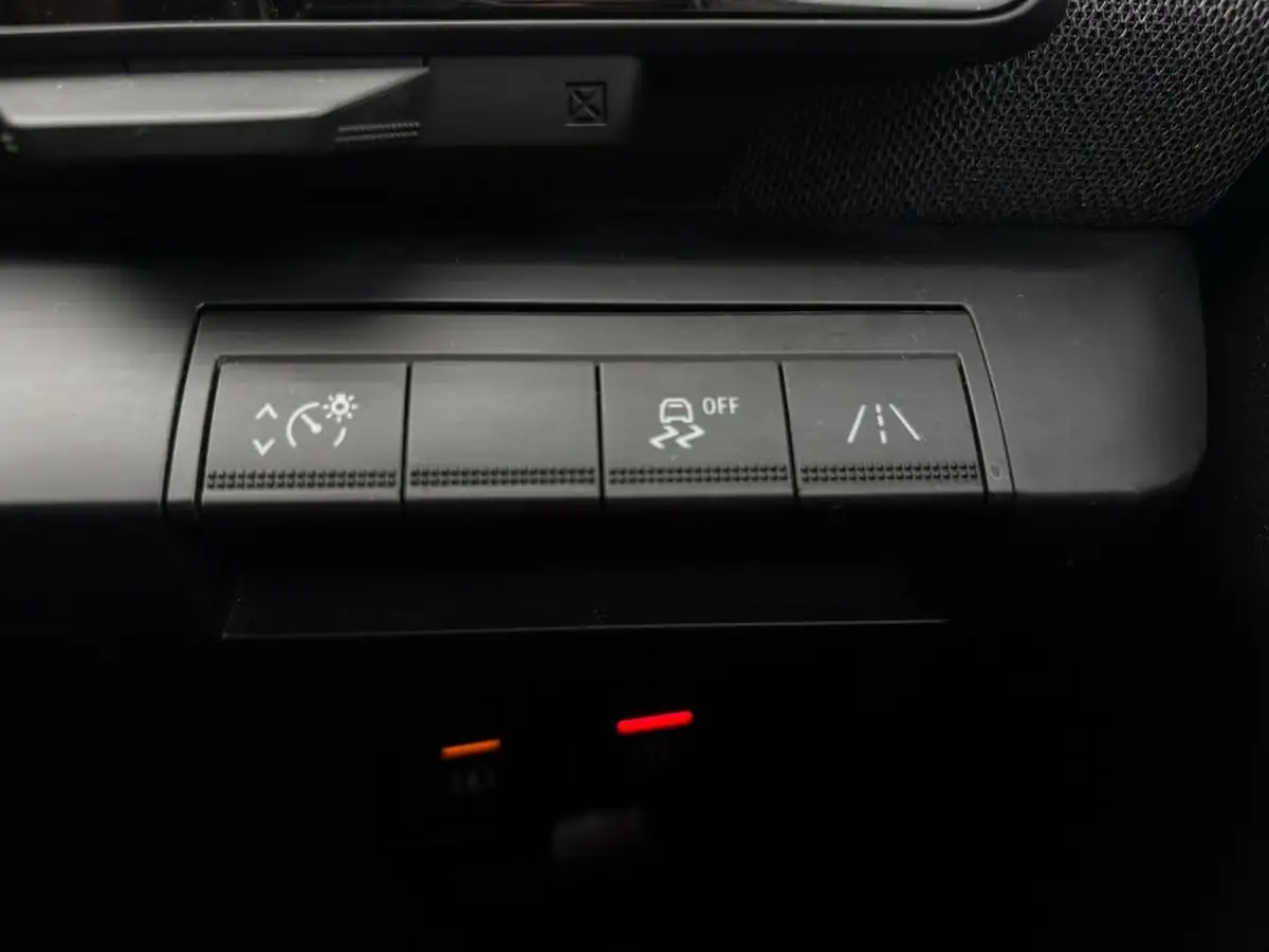 2024-renault-megane-e-tech-e-techno-big-24