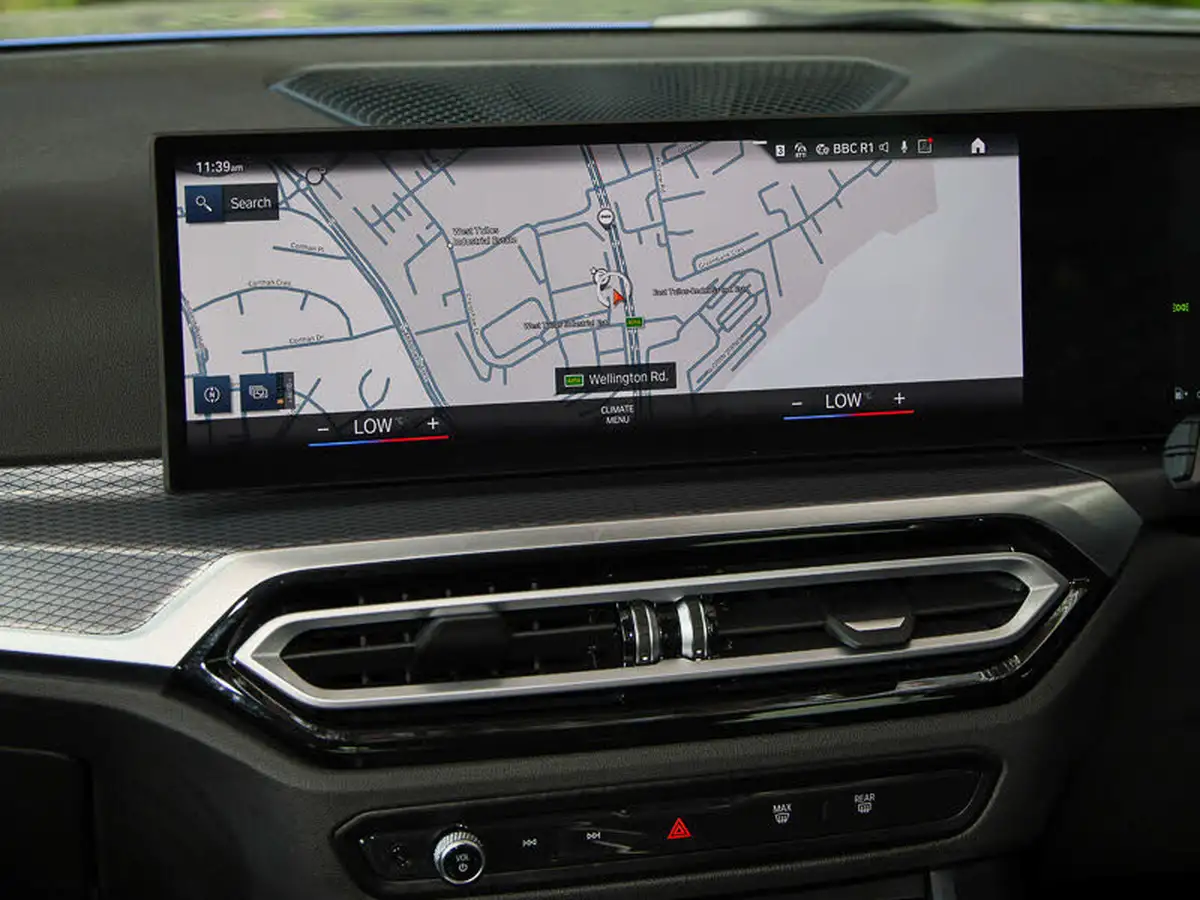 2024-bmw-3-series-20-330e-m-sport-saloon-4d-big-9