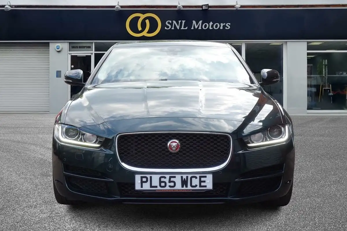 2015-jaguar-xe-20-portfolio-big-1