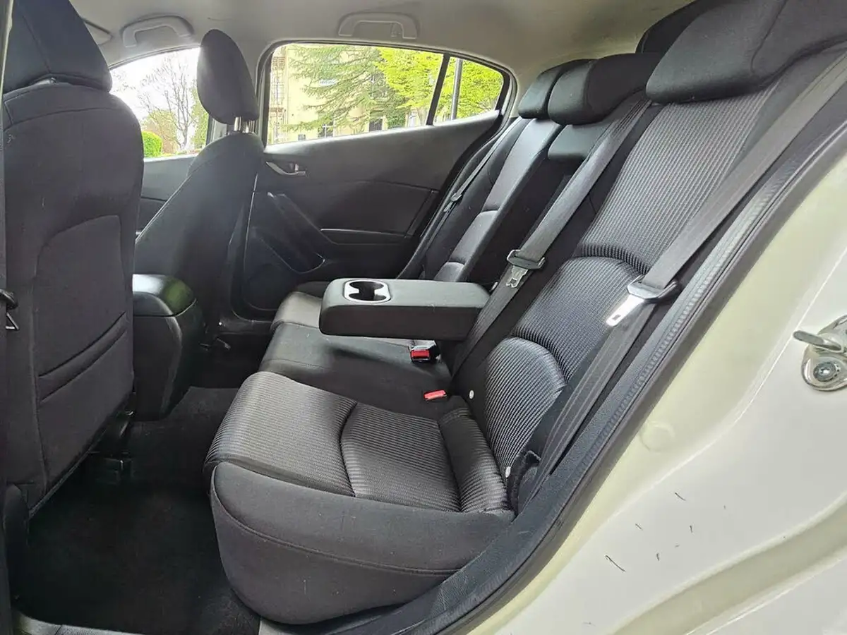 2015-mazda-mazda3-20-se-hatchback-5d-big-24