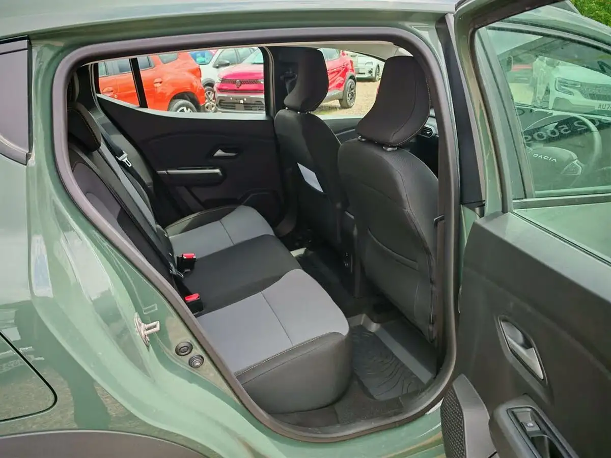 2025-dacia-sandero-stepway-10-tce-extreme-90bhp-cvt-big-6