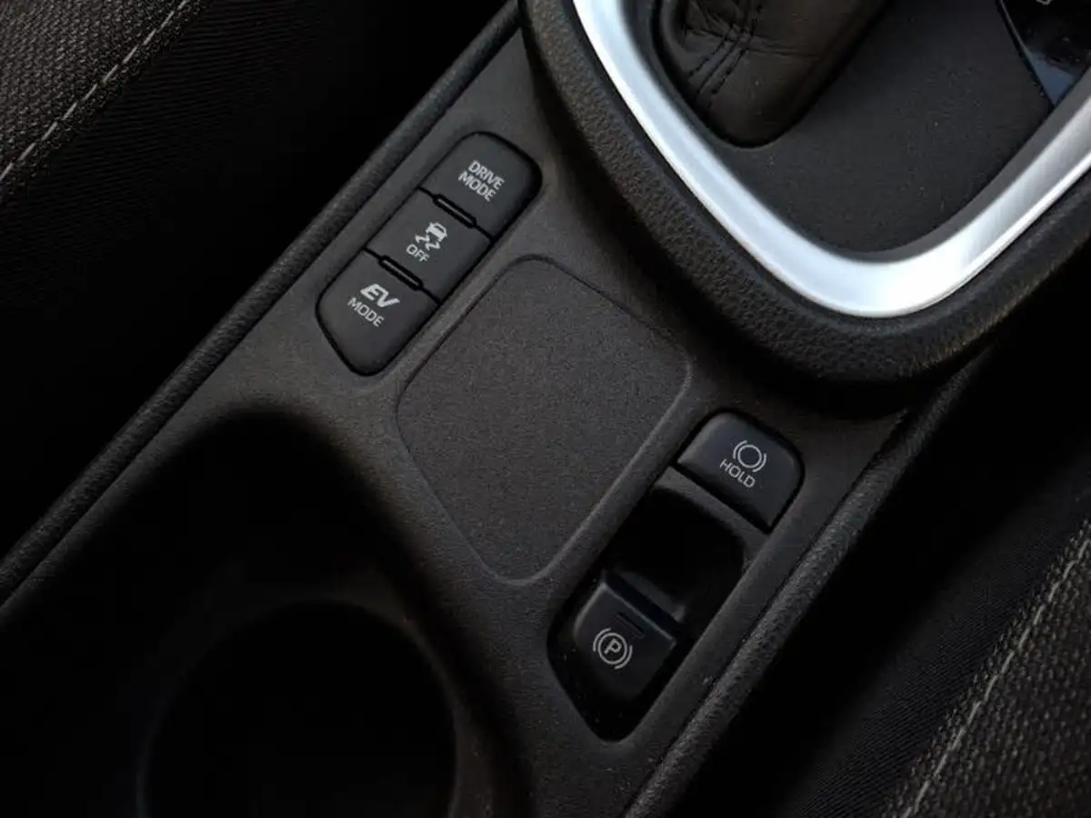 2022-toyota-yaris-cross-15-vvt-i-icon-big-15