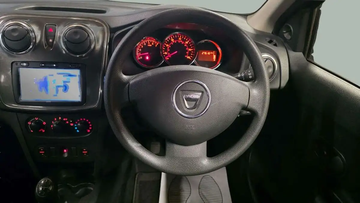 2016-dacia-sandero-12-ambiance-big-37
