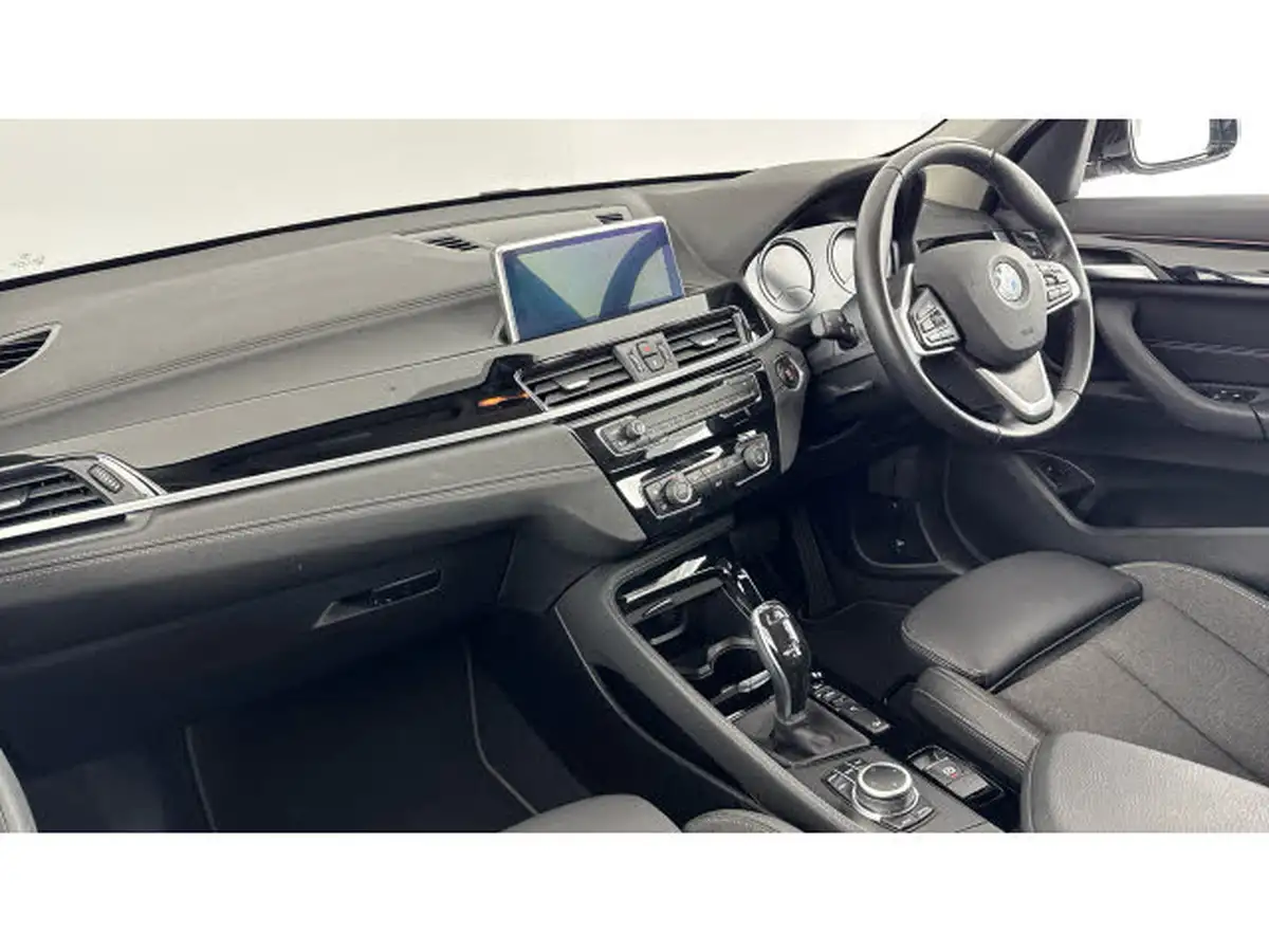 2021-bmw-x1-20-xdrive20i-sport-big-6