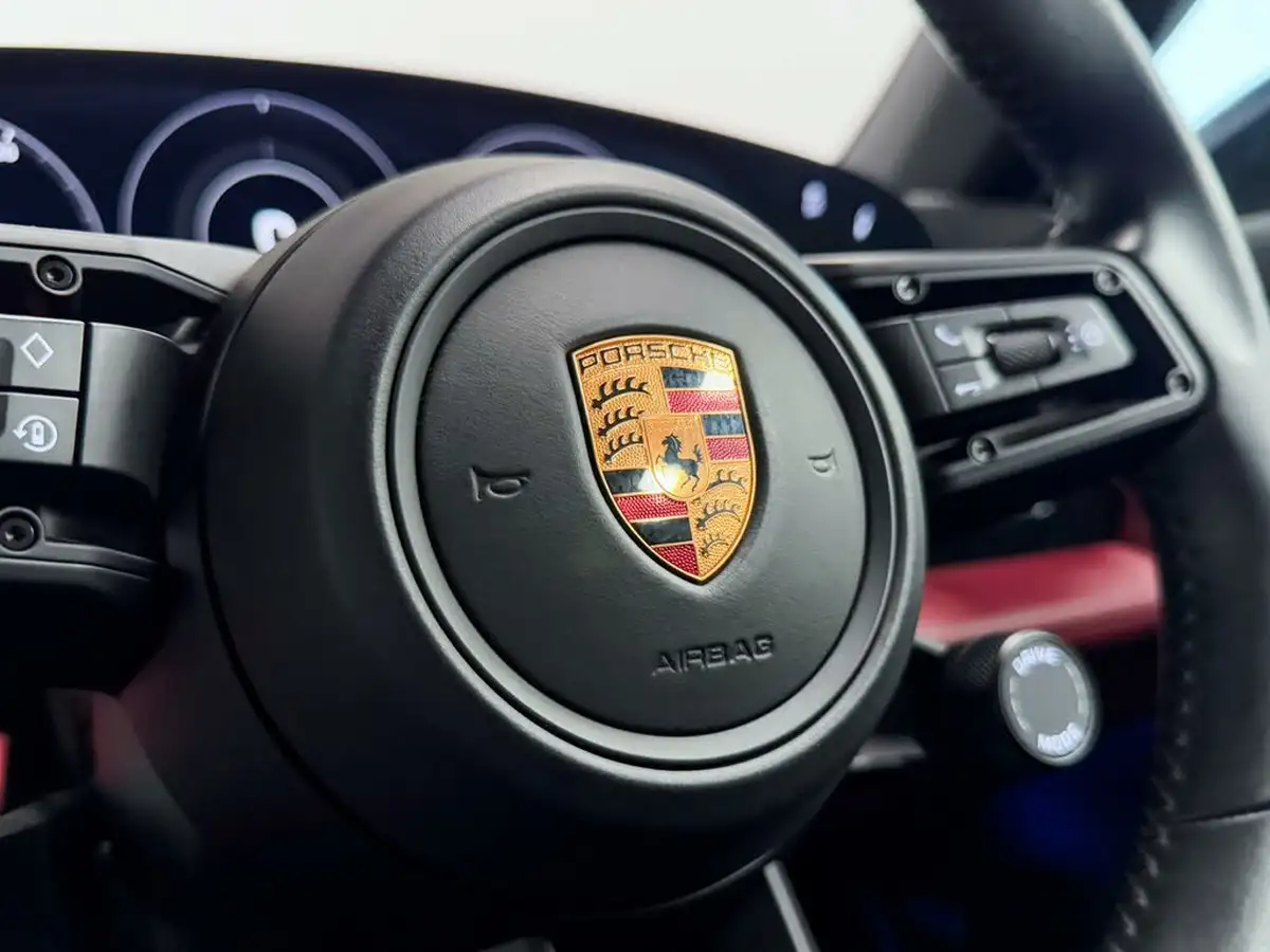 2022-porsche-taycan-e-4s-cross-turismo-big-42