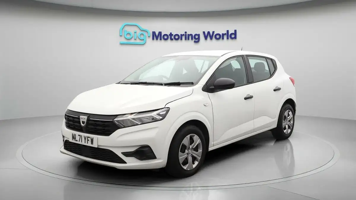 2021-dacia-sandero-10-sce-essential-big-3