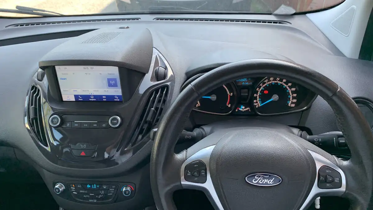 2020-ford-tourneo-courier-15tdci-titanium-big-43