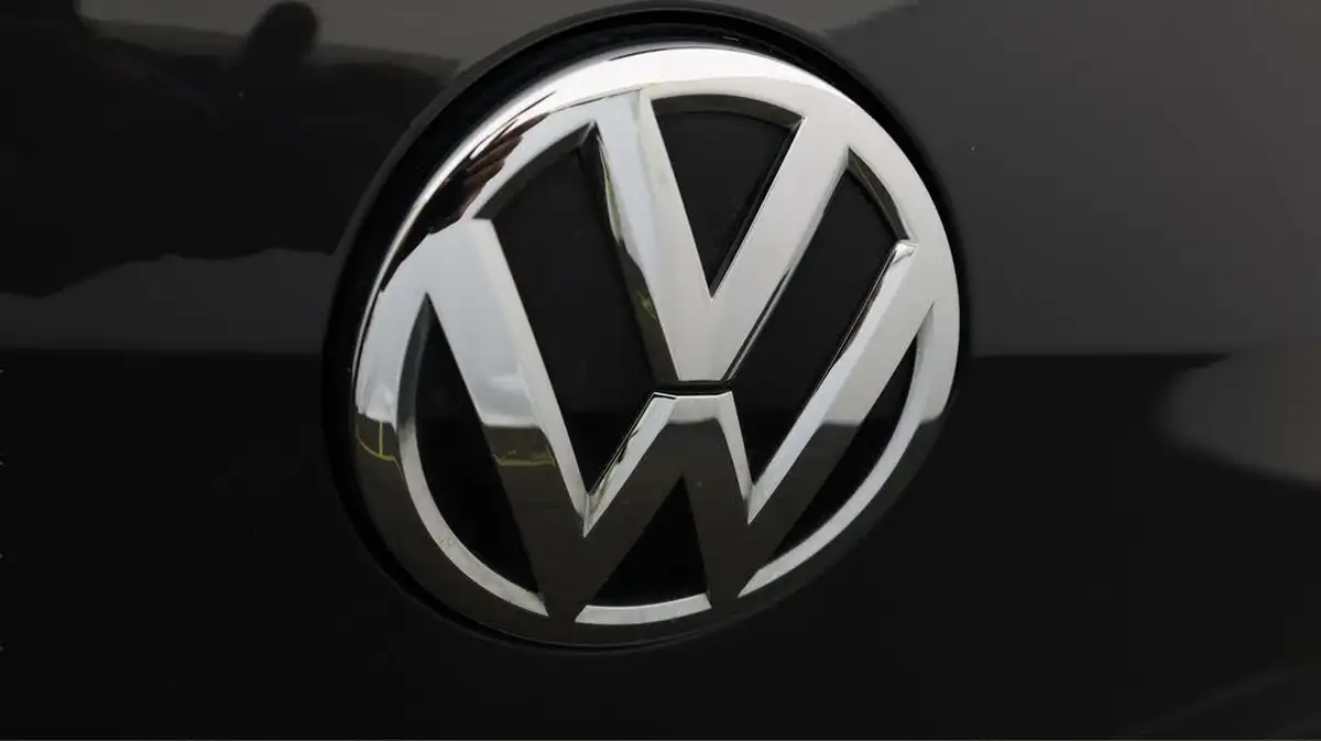 2020-volkswagen-golf-e-e-golf-big-19