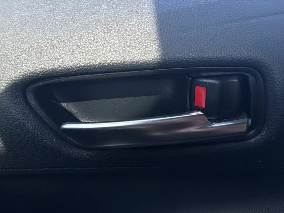 2021-toyota-corolla-18-vvt-i-icon-tech-spare-wheel-hatchback-5d-big-38