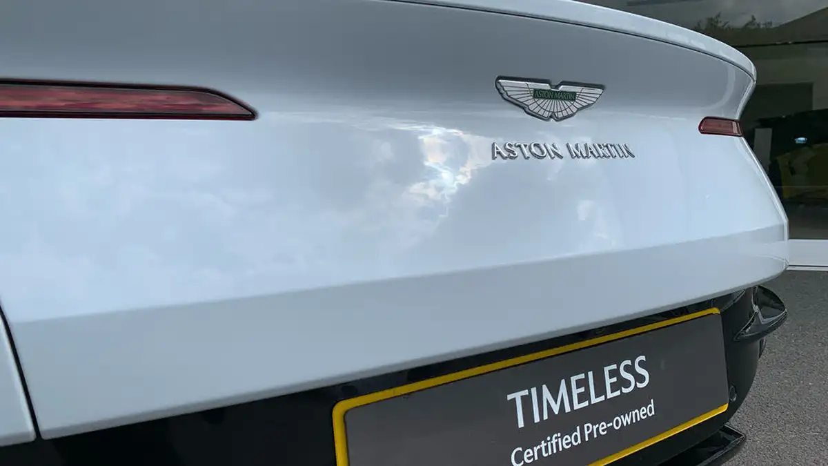 2021-aston-martin-db11-40-v8-503bhp-big-28