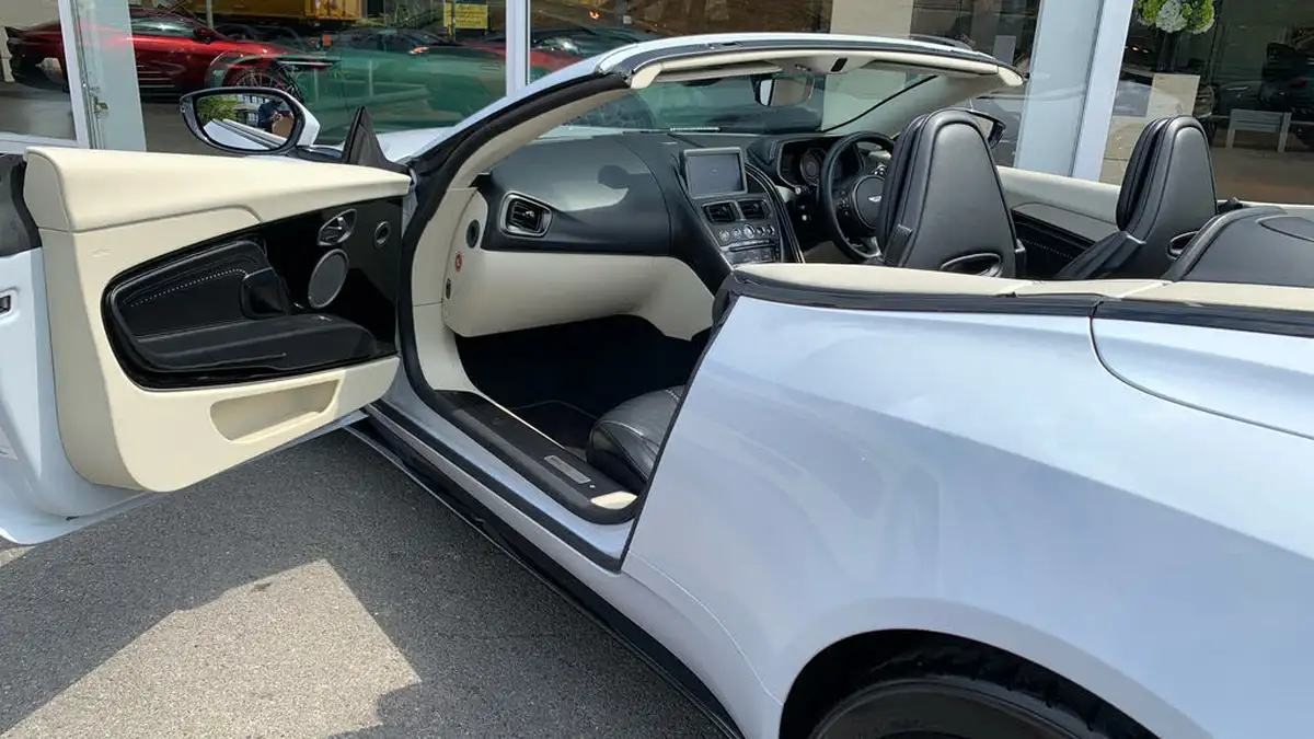2021-aston-martin-db11-40-v8-503bhp-big-24