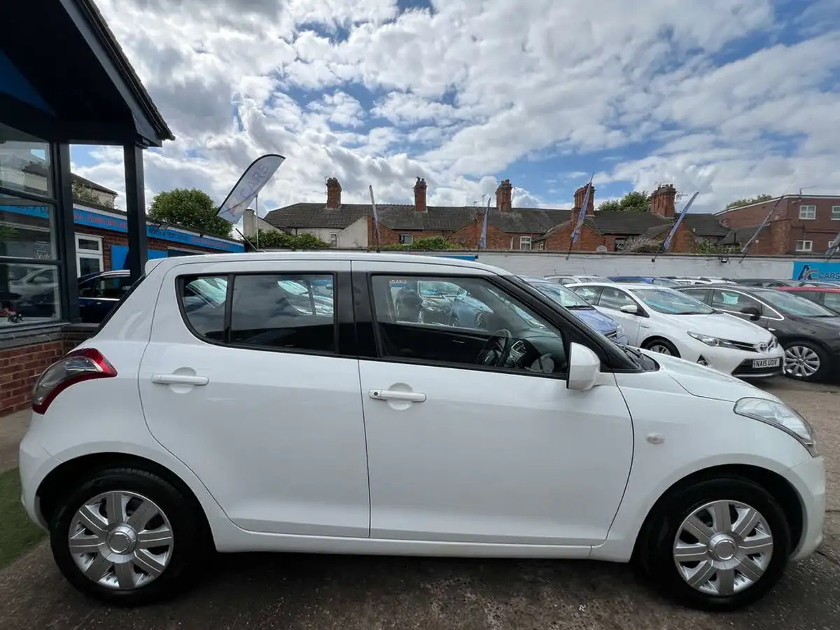2017-suzuki-swift-12-sz2-5d-big-7