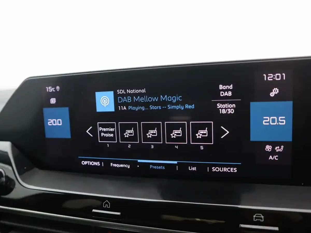 2022-citroen-c4-15bluehdi-shine-plus-big-22