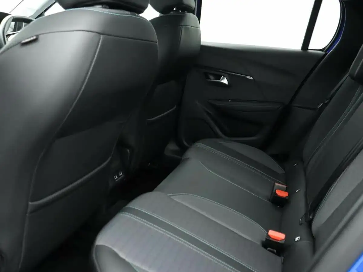 2020-peugeot-208-12-puretech-allure-100bhp-big-16