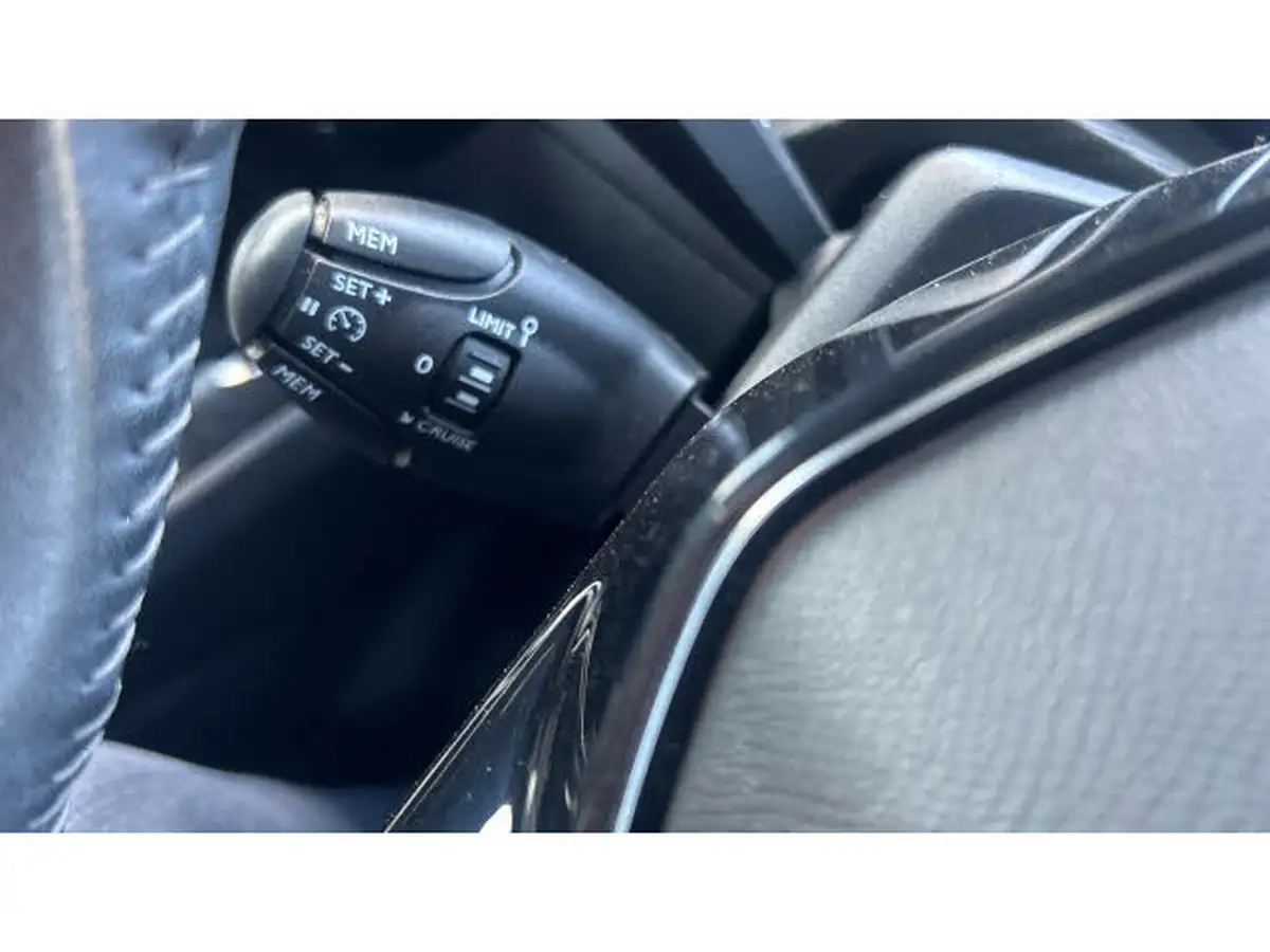 2021-peugeot-208-12-puretech-allure-premium-100bhp-big-31