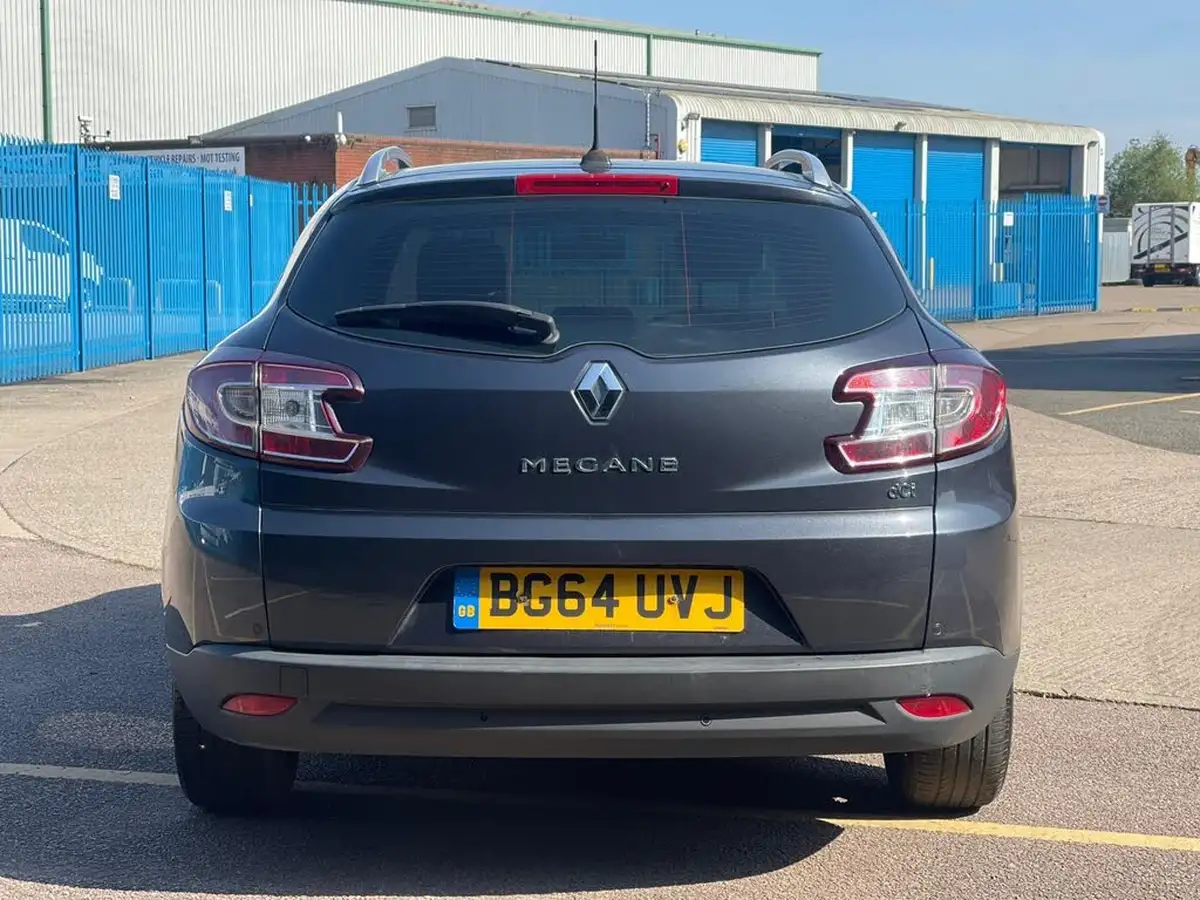 2015-renault-megane-15dci-expression-energy-ss-sport-tourer-big-9