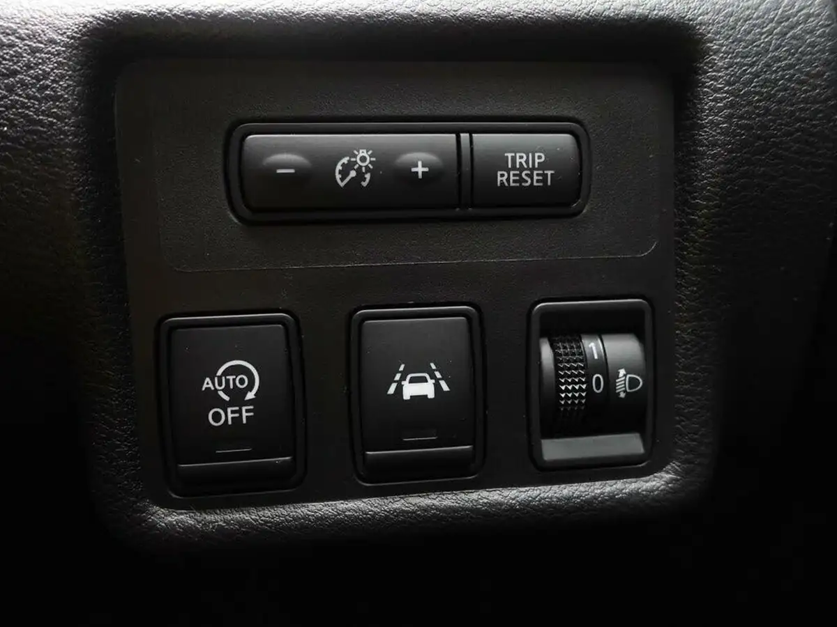 2017-nissan-micra-09-ig-t-n-connecta-big-35