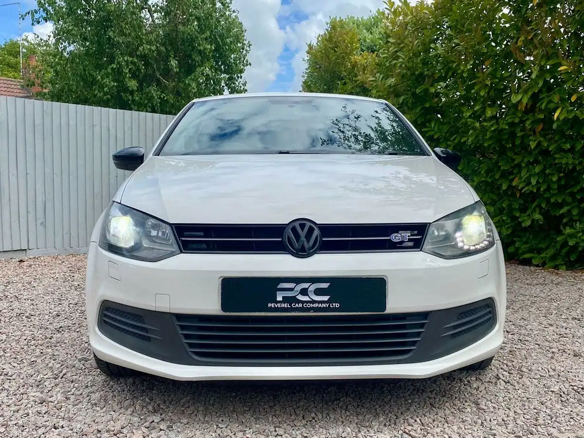 2013-volkswagen-polo-14-bluegt-3d-big-13
