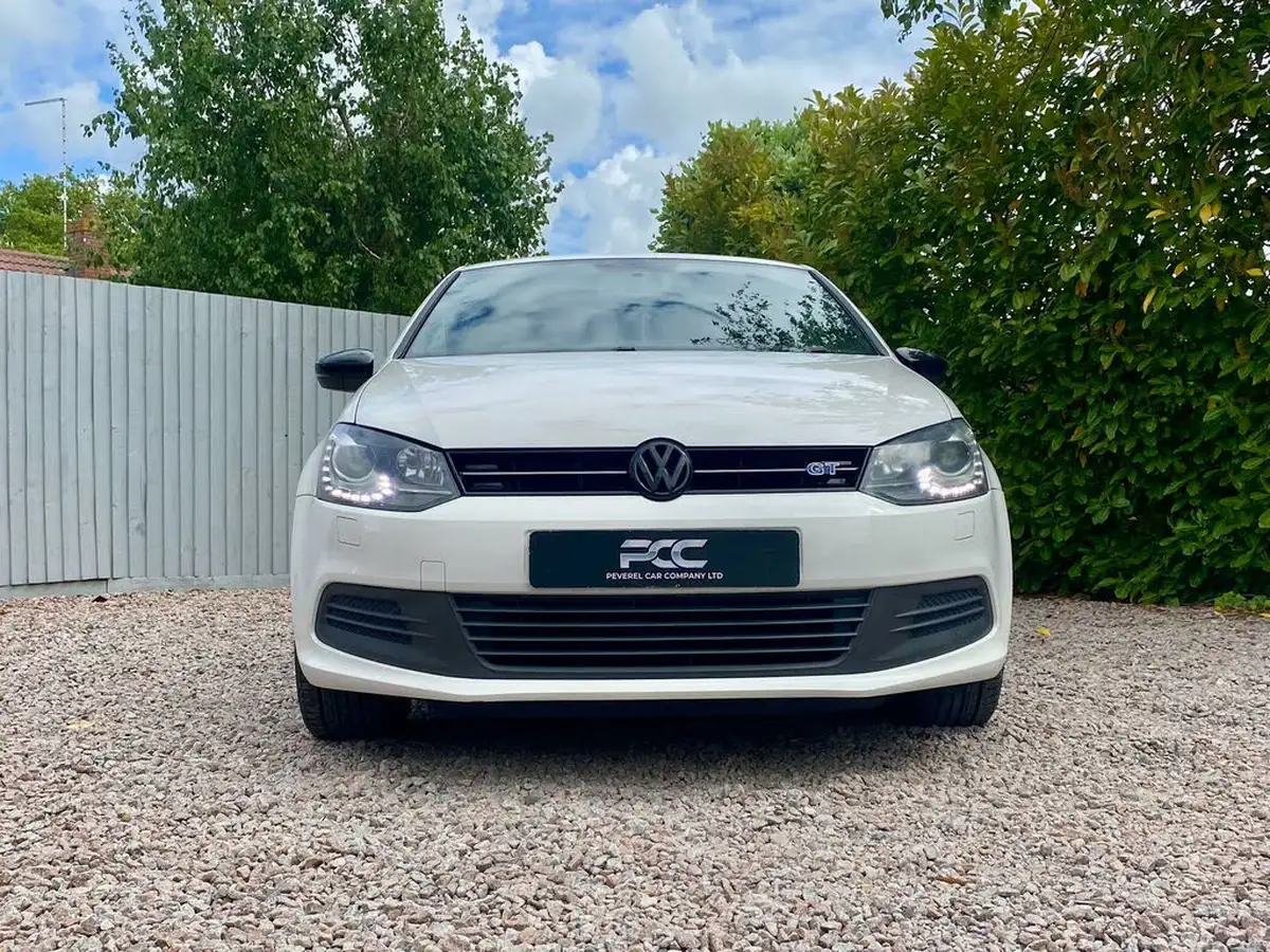 2013-volkswagen-polo-14-bluegt-3d-big-17