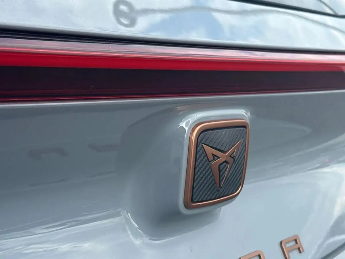 2024-cupra-born-e-v3-230ps-77kwh-e-boost-big-24