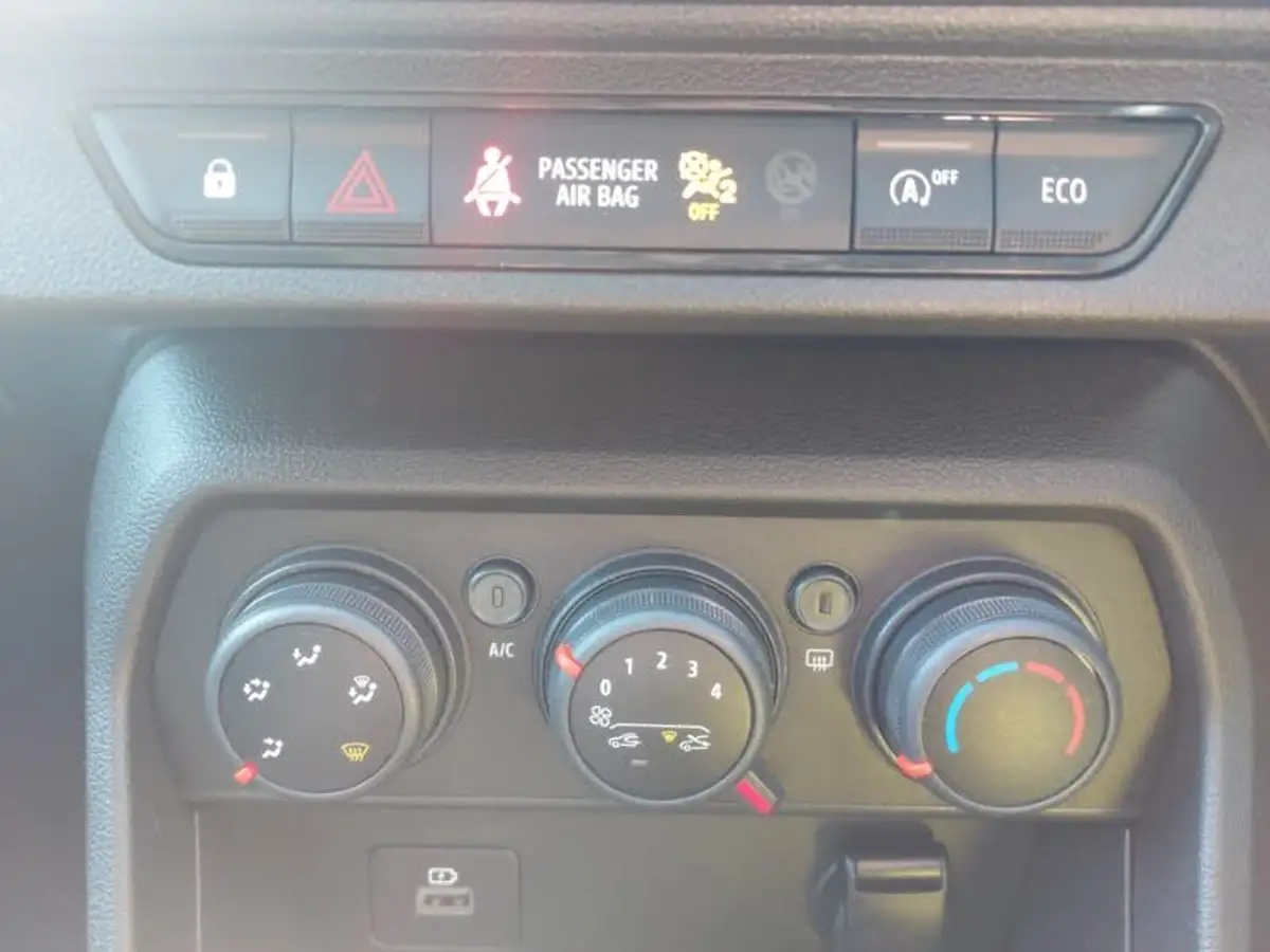 2022-dacia-sandero-10-tce-comfort-90bhp-big-15