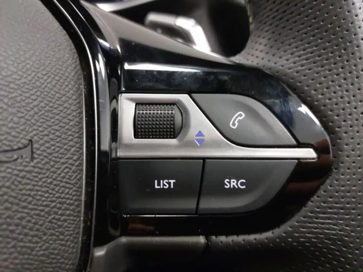 2024-peugeot-2008-suv-12-puretech-gt-130ps-eat8-big-12