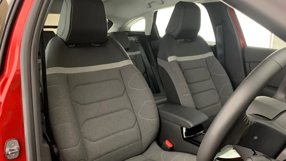 2023-citroen-c4-12-puretech-sense-big-35
